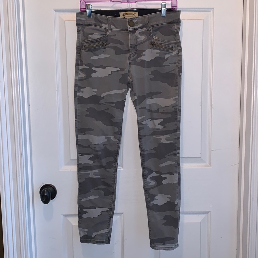 Democracy- Grey Camo Skinny Jeans (MY FAVORITE PANTS)